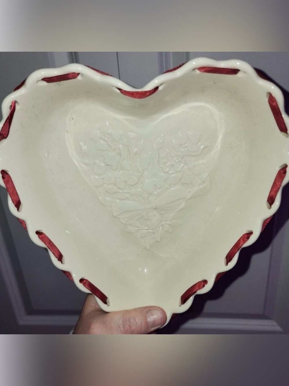 Large Longaberger Heart Shaped Oven Baker Red Ribbon Ivory Embossed Floral 1993